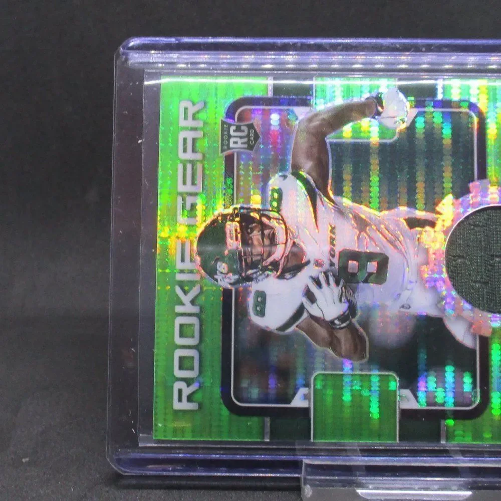Elijah Moore 2021 Panini Prizm Football Rookie Gear Neon Green Pulsar #RG-16